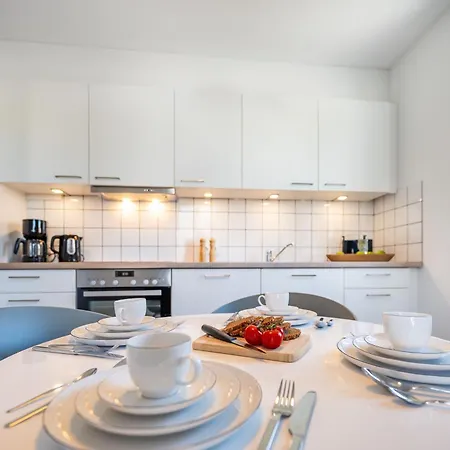 Lindholm-strandnaehe -balkon-im Zentrum Von 1 Lejlighed *