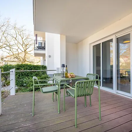 Lindholm-strandnaehe -balkon-im Zentrum Von 1 宾茨