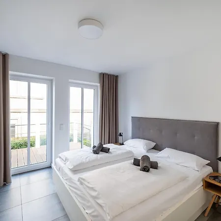 公寓 Lindholm-strandnaehe -balkon-im Zentrum Von 1 宾茨