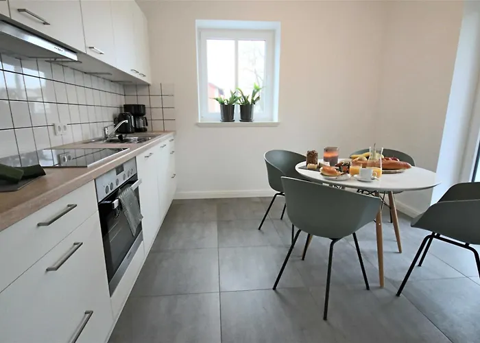 Lindholm-strandnaehe -balkon-im Zentrum Von 1 Apartmán Binz