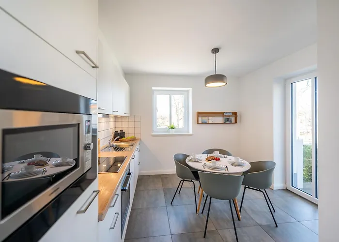 Lindholm-strandnaehe -balkon-im Zentrum Von 1 Apartmán Binz